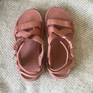 Rose teva women’s hurricane sandals size 9